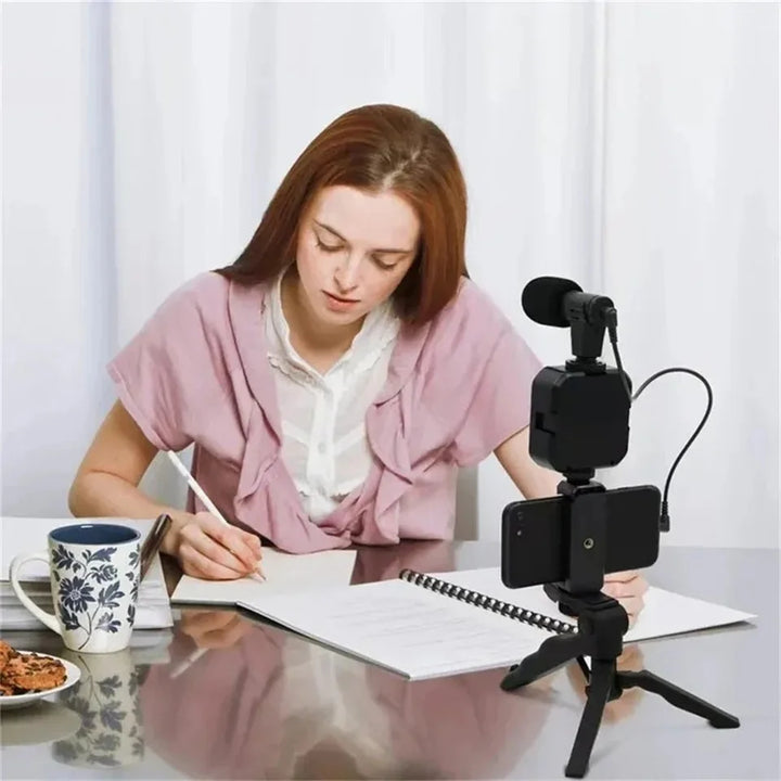 Kit Vlogging para Smartphone COOL DIER com Tripé, Suporte de Telemóvel, Microfone e Luz LED – Ideal para TikTok, YouTube e Lives